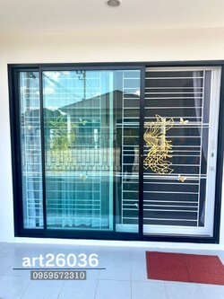 เหล็กดัดสั่งทำพิเศษ พร้อมมุ้งลวด บานกระจกเลื่อน กระจกสี ลายหงส์สวยๆ