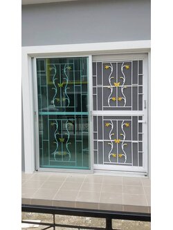 เหล็กดัดพร้อมมุ้งลวด