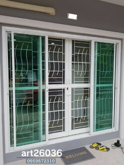 เหล็กดัดพร้อมมุ้งลวด กระจกสีบานเลื่อน