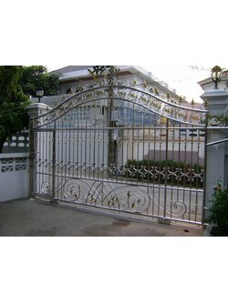 รั้วหน้าบ้าน