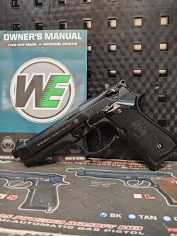 WE Beretta M92 Semi Version GBB ดำ พร้อมเล่น ไต้หวัน BB Gun บีบีกัน แบบแก๊ส ปืนอัดลม มือสอง Airsoft Gun