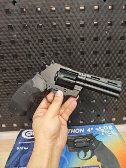 Python Full Metal .357 Magnum High Power Airsoft CO2 Revolver by Cybergun BB Gun บีบีกัน Airsoft Gun ปืนอัดลม ปืนสั้นแก๊ส มือสอง