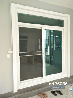 ประตูแนวมินิมอล กระจกสีบานเลื่อนพร้อมมุ้งลวด