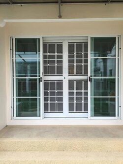 เหล็กดัดพร้อมมุ้งลวด