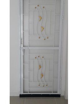 เหล็กดัดพร้อมุ้งลวด โลมา