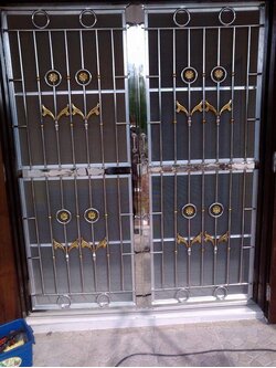 สแตนเลส ประตู