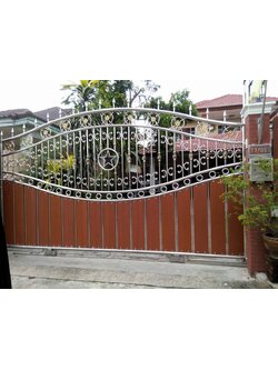 รั้วหน้าบ้าน