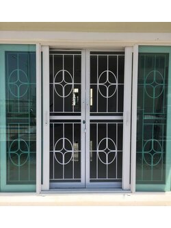 เหล็กดัดพร้อมมุ้งลวด