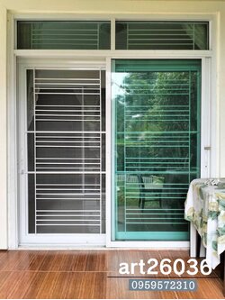 เหล็กดัดลายแนวนอน มินิมอล กระจกเลื่อน