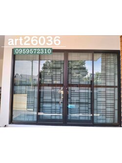 เหล็กดัดสีอบพร้อมมุ้งลวด เหล็กดัดสีดำ ประตูโมเดิร์น