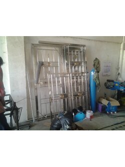 สแตนเลส ประตู