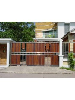 รั้วหน้าบ้าน