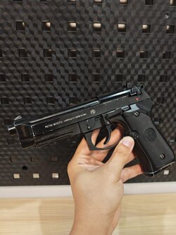 WE Beretta M9A1 โลหะทั้งตัว GBB ไต้หวัน BB Gun บีบีกัน แบบแก๊ส ปืนอัดลม มือสอง Airsoft Gun