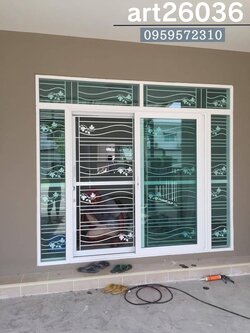 เหล็กดัดสีอบขาว มุ้งลวด กระจกสี ใบไม้