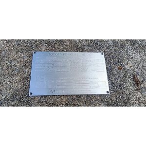 รับยิงเลเซอร์มาร์คกิ้ง ป้ายเลเซอร์มาร์ค ป้ายเนมเพลต ป้ายติดเครื่องจักรแบบยิงเลเซอร์มาร์ค