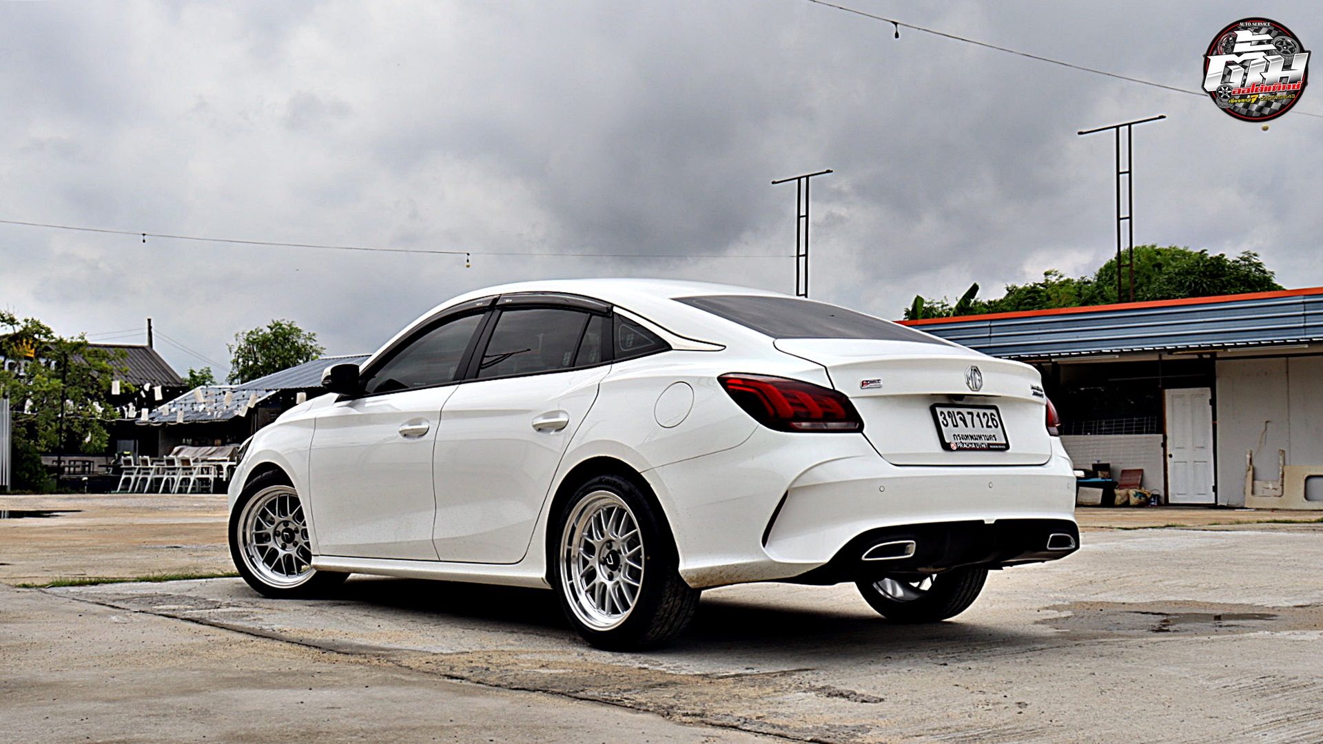 MG5 เปลี่ยนล้อยางสปริงโหลด ล้อ COSMIS XT-208RV ขอบ18นิ้ว ยาง KINTO FORZA001 225/45R18 95W สปริงโหลดตรงรุ่น YSS