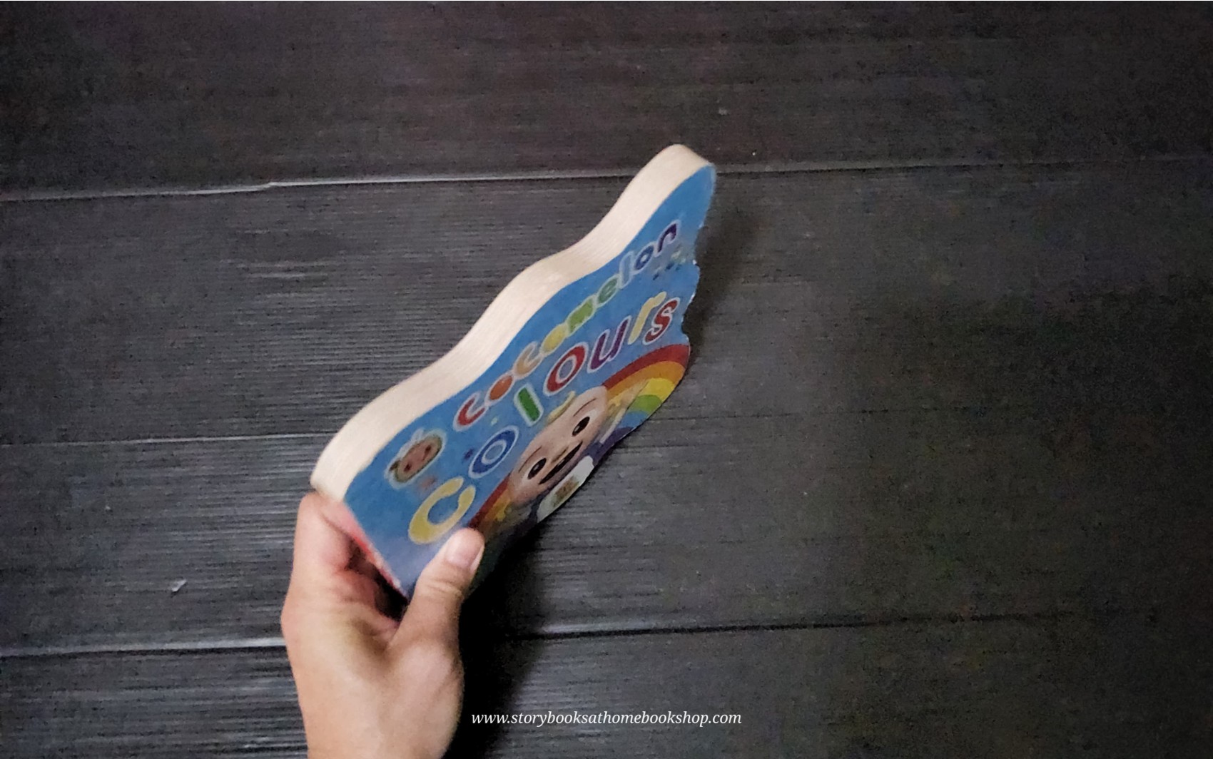 BOARD BOOK** ♥️COCOMELON COLOURS