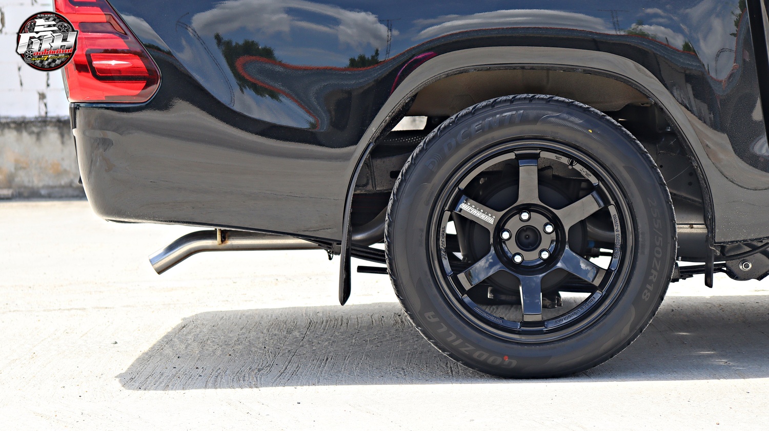 TOYOTA REVO Z-EDITION ป้ายแดง เปลี่ยนล้อยาง TE37 SUV ขอบ18นิ้ว ยาง DCENTI GODZILLA 255/50R18 102W