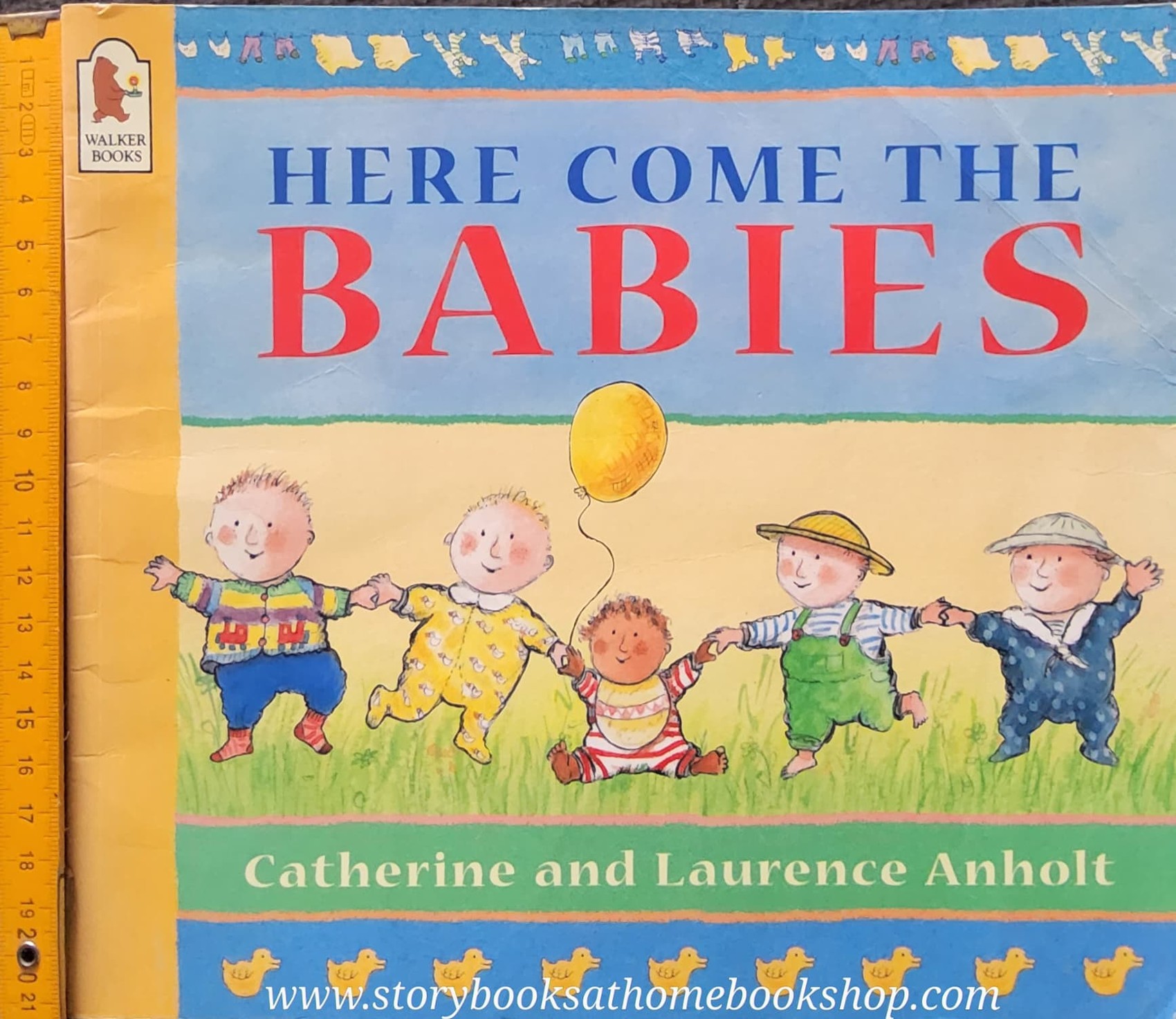 หนังสือนิทานปกอ่อน** 🍅🍓HERE COME THE BABIES♥️♥️