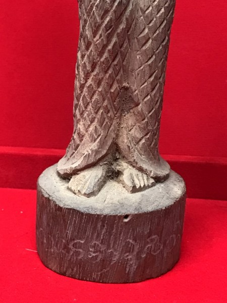 เจ้าแม่จามเทวี ไม้แกะ มีรอยจารหลวงปู่ ได้มาจากเชาวกะเหรี่ยง แม่วาง จ.เชียงใหม่ เคยไปช่วยหลวงปู่สร้างวัด