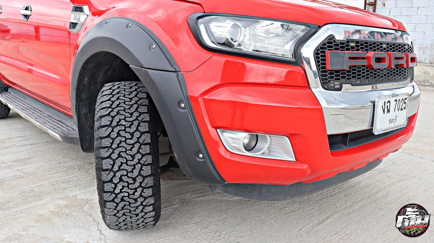 FORD RANGER เปลี่ยนยาง DCENTI ALL Terrain A/T 265/65R17 112T