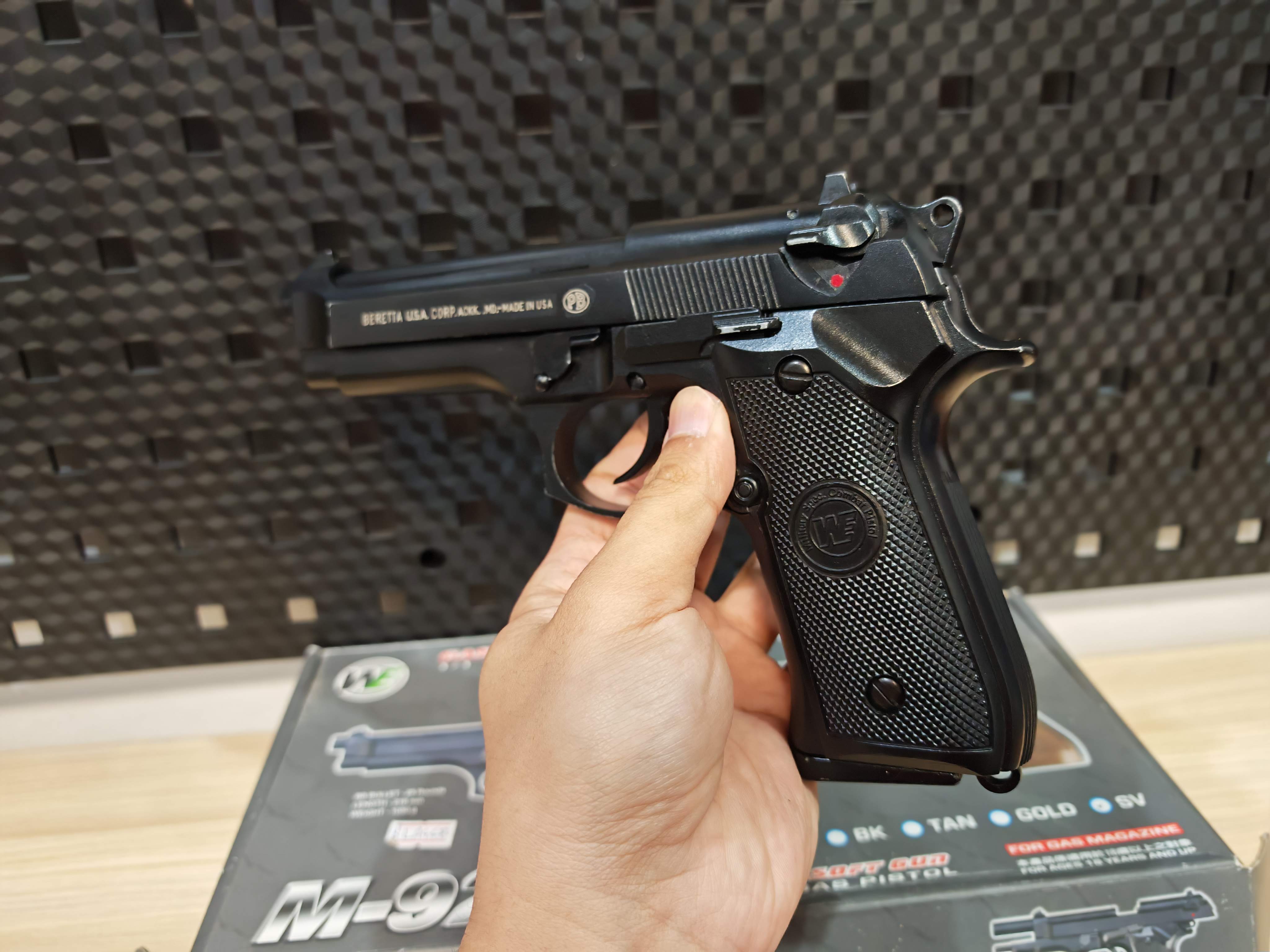 WE Beretta M92 Semi Version GBB ไต้หวัน BB Gun บีบีกัน แบบแก๊ส ปืนอัดลม มือสอง Airsoft Gun