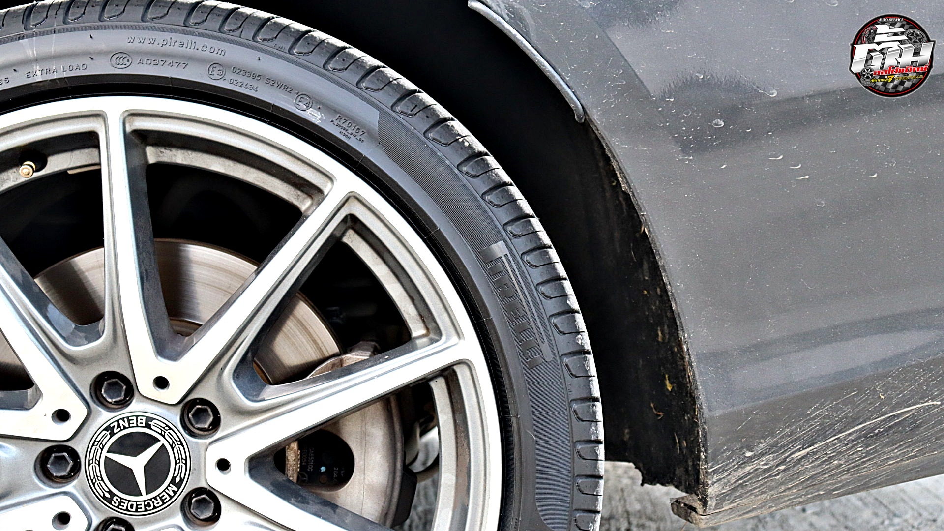 Mercedes Benz E-Class E300e เปลี่ยนยาง PIRELLI Cinturato P7 Runflat F 245/40R19 98Y R 275/35R19 100Y