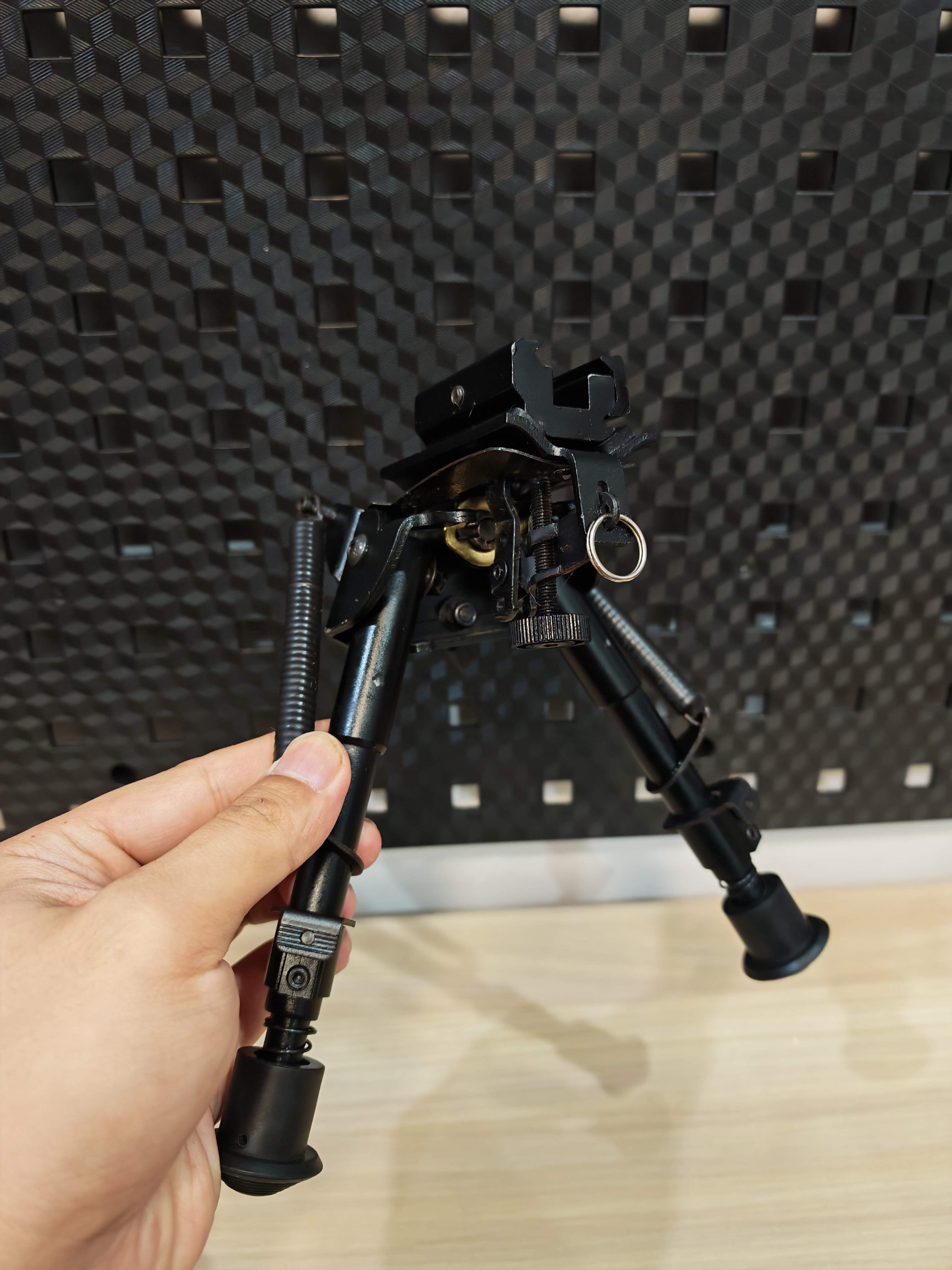 ขาทรายสปริง Harris 6-9 นิ้ว Pod Lock พร้อมที่ล็อคกับราง Picatinny มือสอง