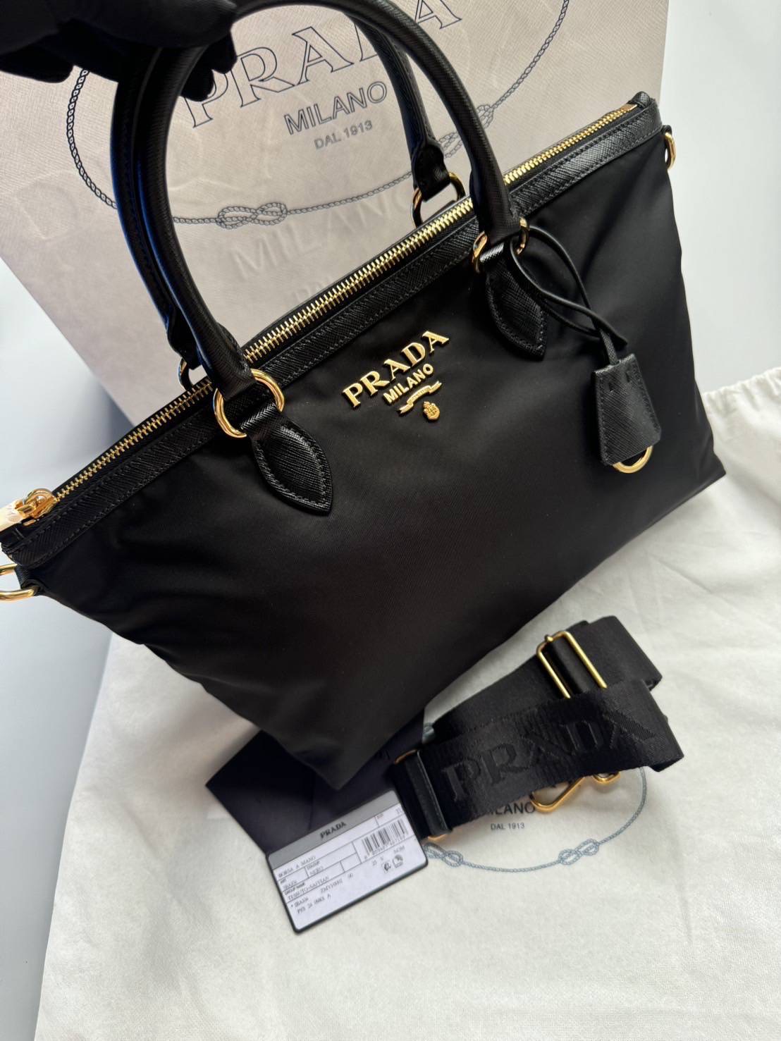New Prada Nylon รุ่นใหม่สายไนล่อน มี Logo Prada ขนาด 12 x 9 นิ้ว