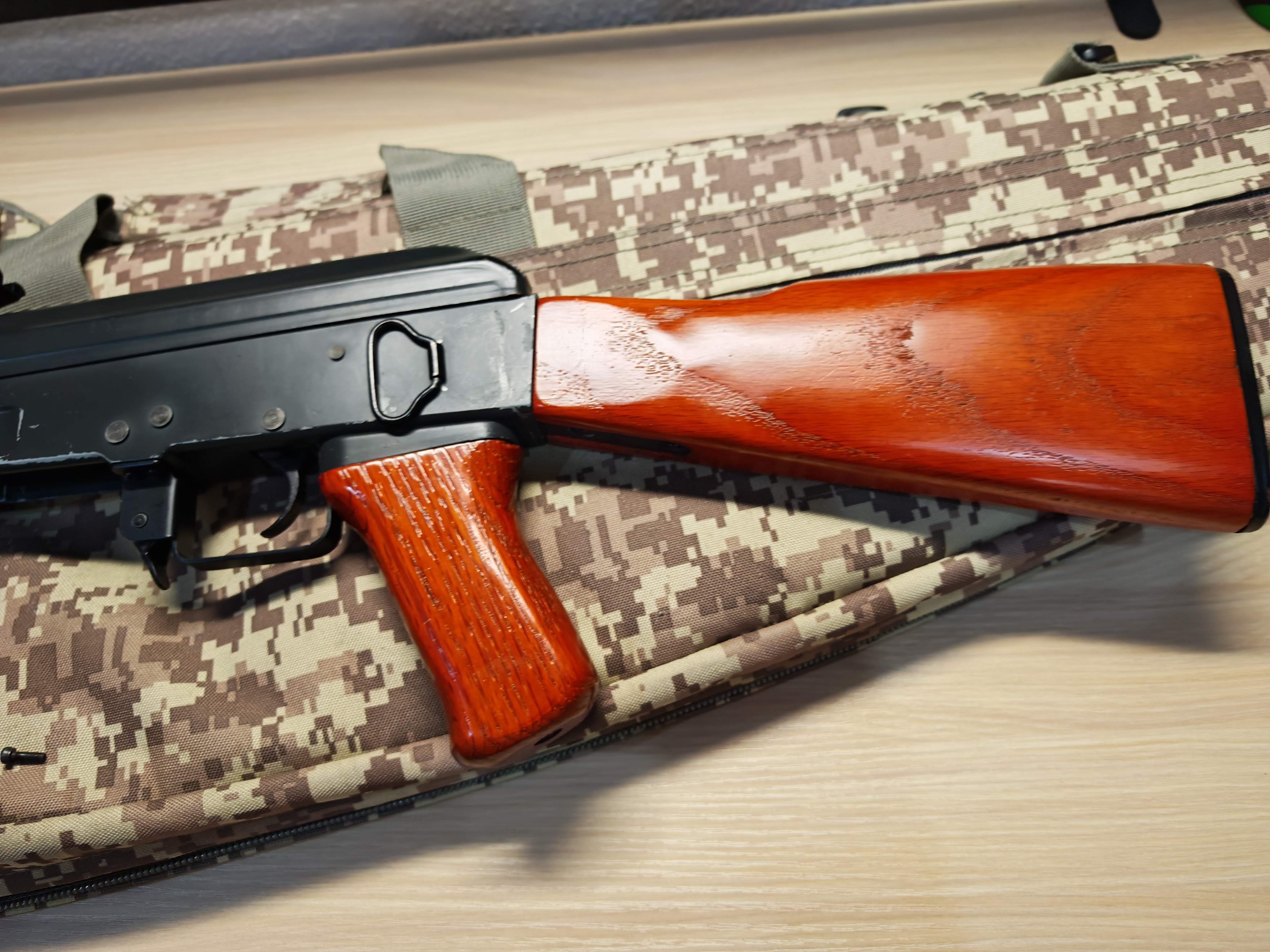 CYMA CM.042 AK47 บอดี้โลหะ ไม้แท้ + กระเป๋า AEG BB Gun บีบีกัน Airsoft Gun ปืนอัดลม ปืนยาวไฟฟ้า มือสอง