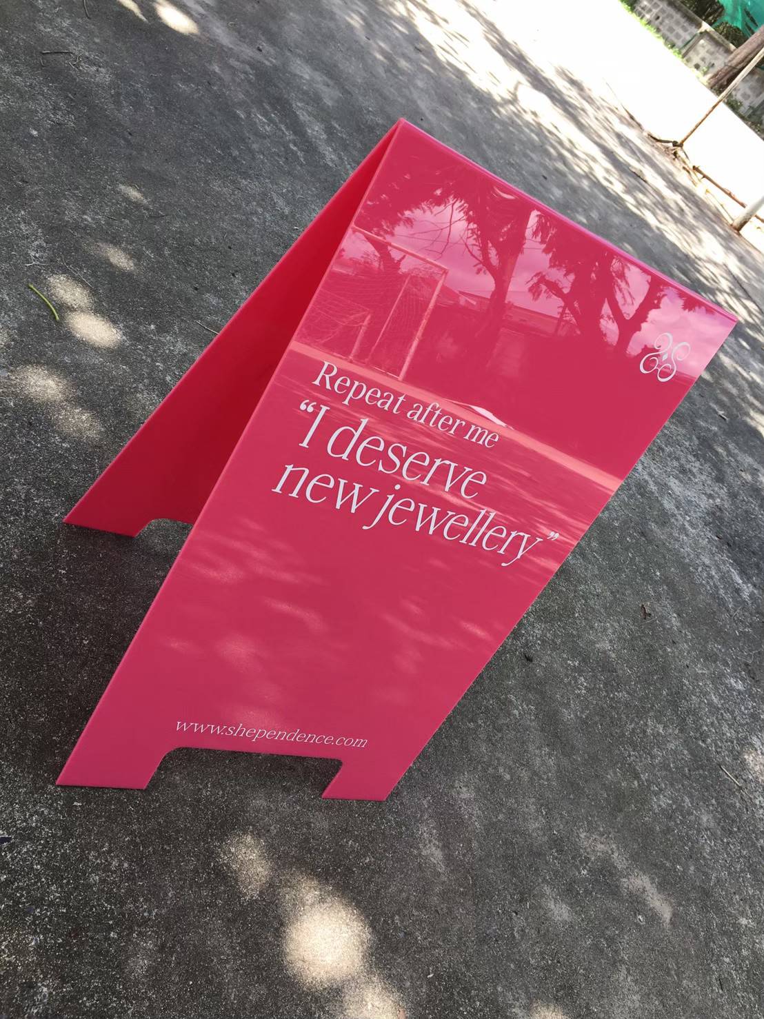 #เหล็อกฉากสามเหลี่ยมติดสติ๊กเกอร์ไดคัท