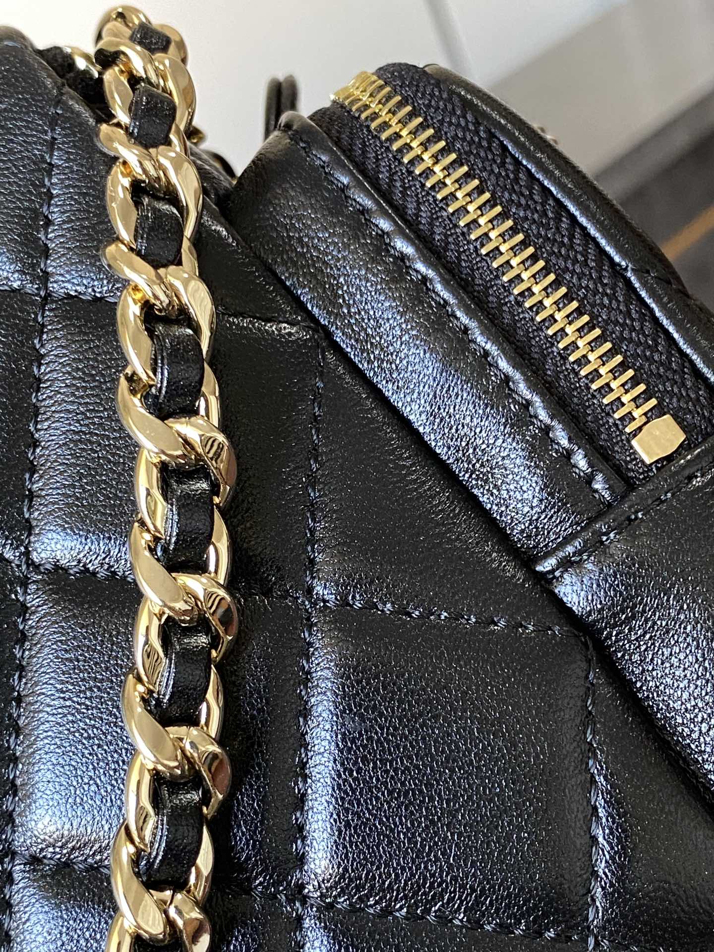 [Pre-order]Chanel VANITY CASE AS5222 Shiny Crumpled Lambskin & Gold-Tone Metal Black งานVIP คุณภาพที่ดีที่สุด