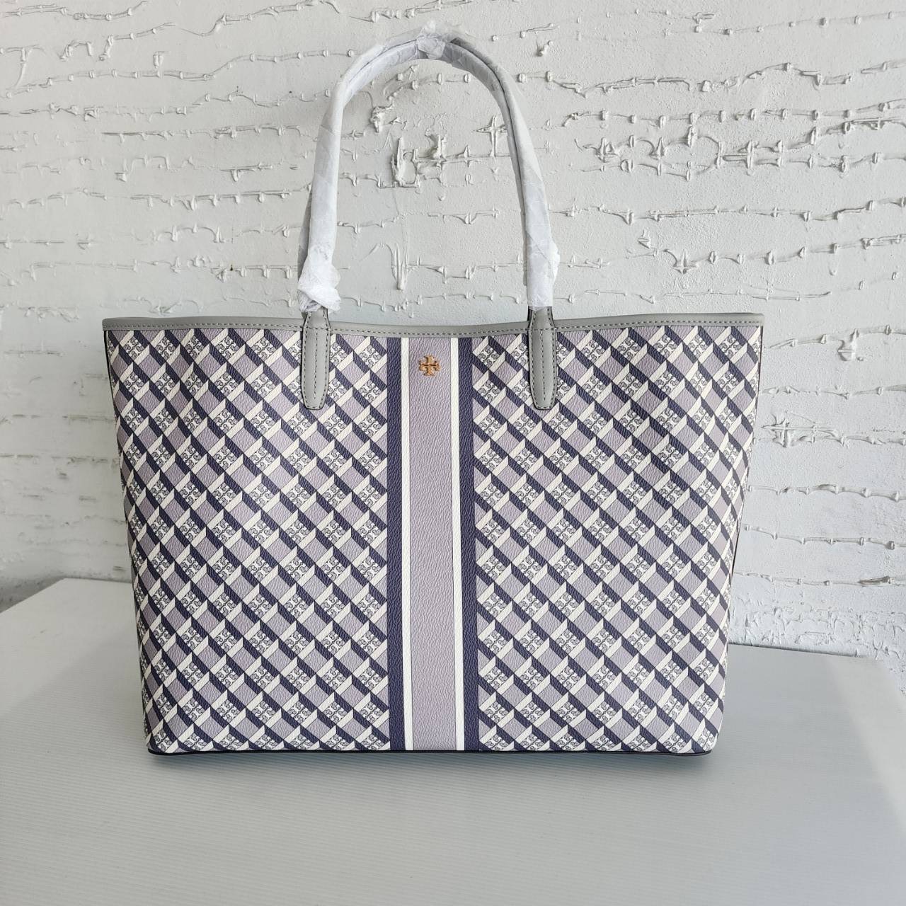 New TORY BURCH GEO LOGO TOTE LARGE SIZE CANVAS SHOULDER BAG WITH STRIPE Size: 17"(L) x 12"(H) x 6"(W) ใบใหญ่