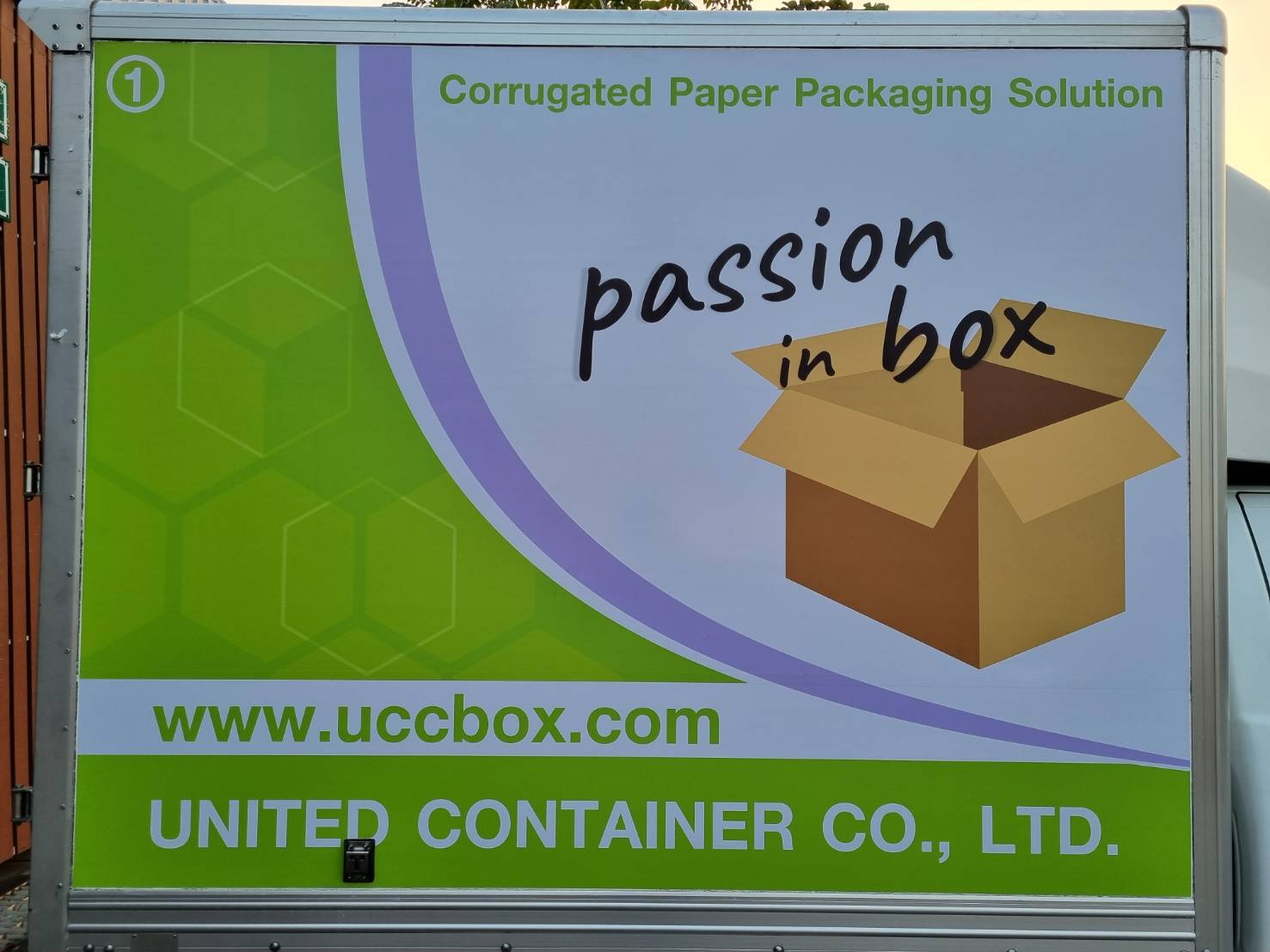 งานติดตั้งติดสติ๊กเกอร์รถกระบะตู้ทึบ สติ๊กเกอร์ทึบแสง