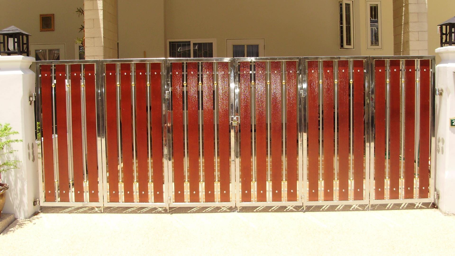 รั้วหน้าบ้าน