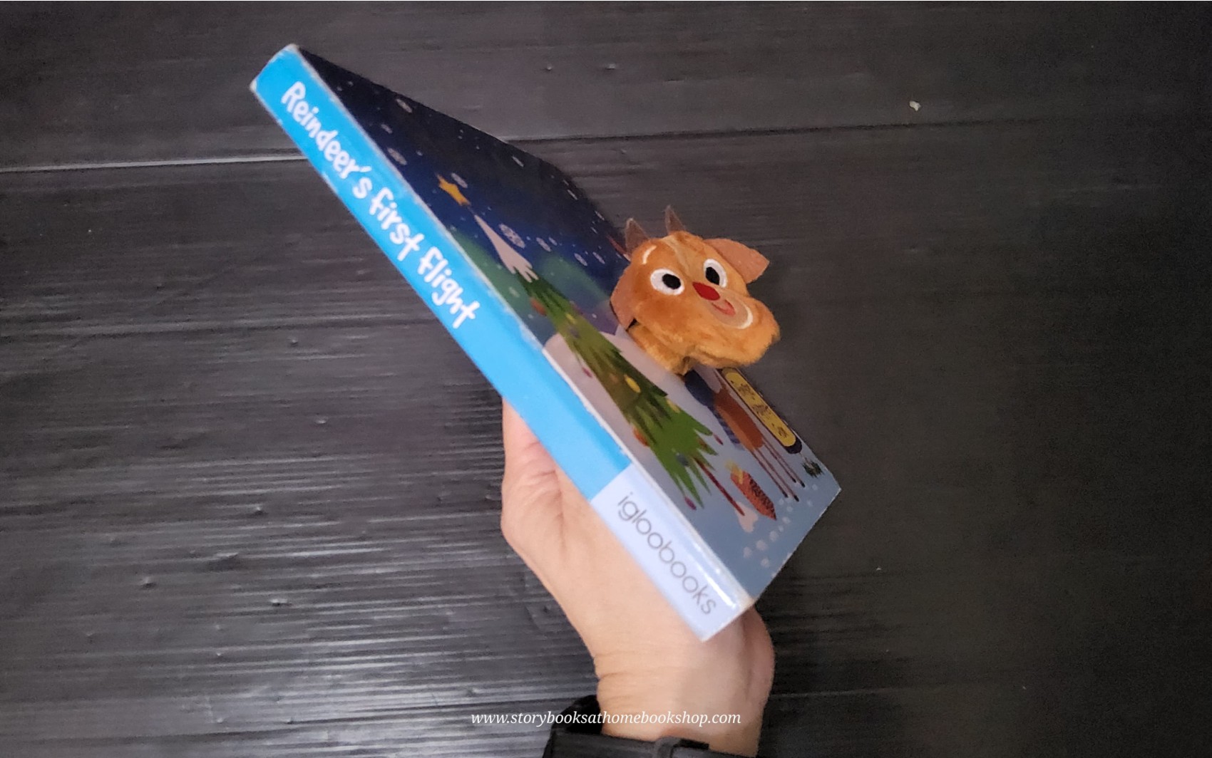 FINGER PUPPET BOARD BOX** ð
ð
REINDEER'S FIRST FLIGHT FINGER PUPPET FUN BOOK