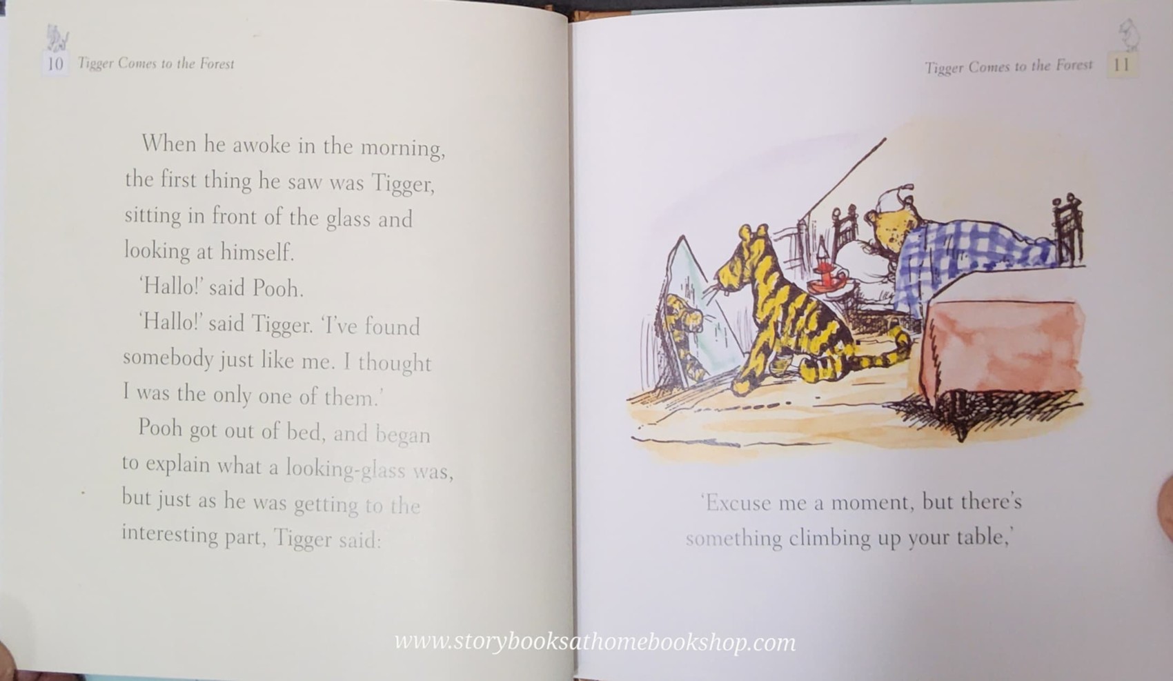 หนังสือนิทานปกแข็ง** 🍓🍓TIGGER COMES TO THE FOREST BY A.A.MILNE