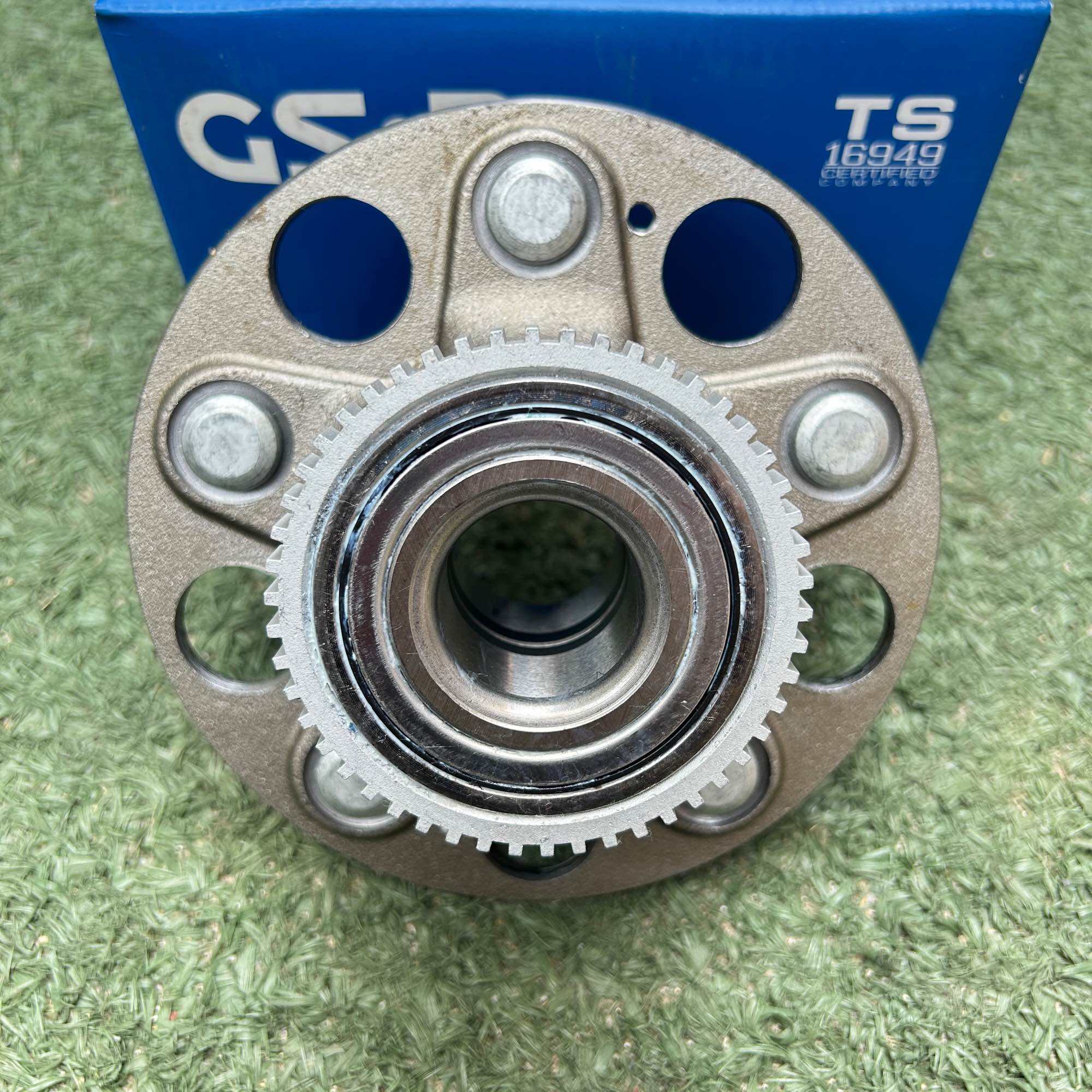 GSP ลูกปืนล้อหลัง Honda Accord ปี98-02 เครื่อง 3.0 V6 5 รูน็อต ABS 9230024