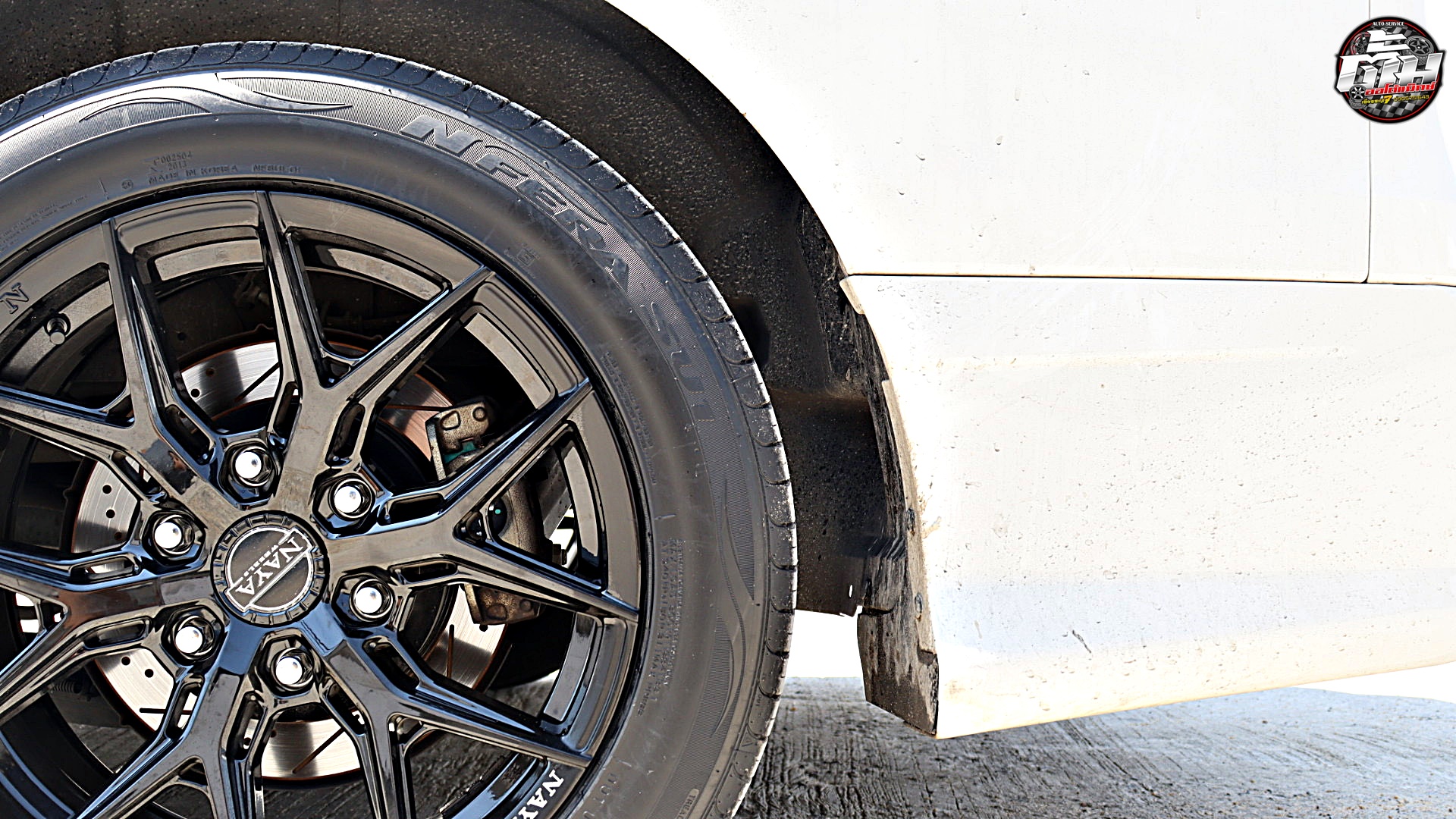 HYUNDAI H-1 เปลี่ยนล้อแม็กซ์ NAYA ALPHA-6 ขอบ18นิ้ว