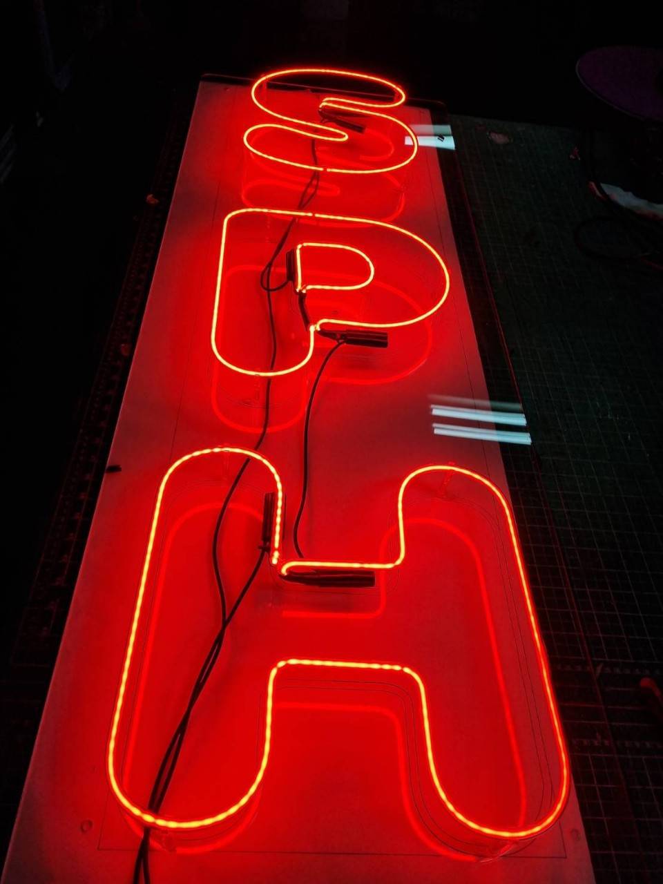 ป้ายไฟนีออนดัดหลอดแก้ว