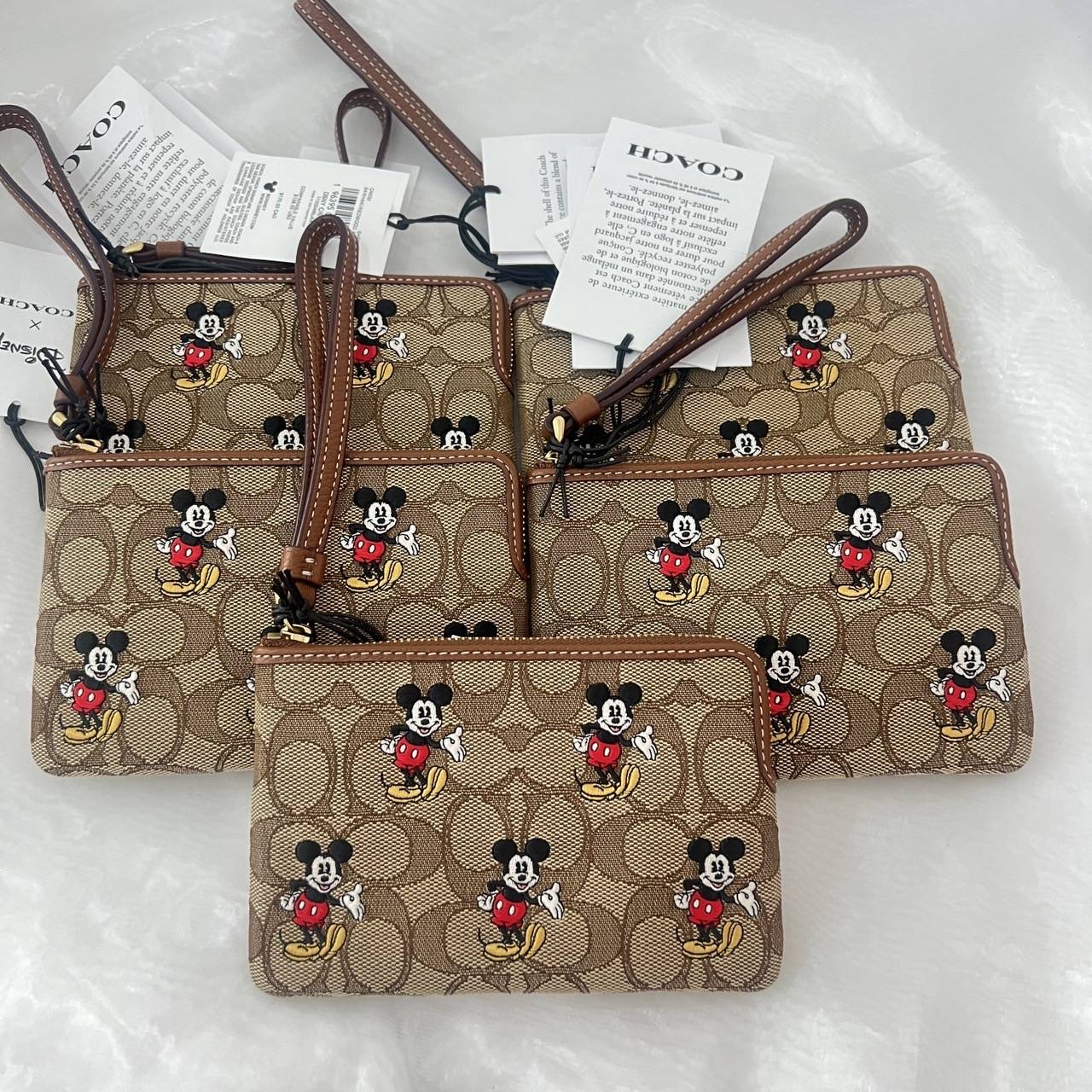 โปร New coach S zip 4*6 นิ้ว Disney x coach