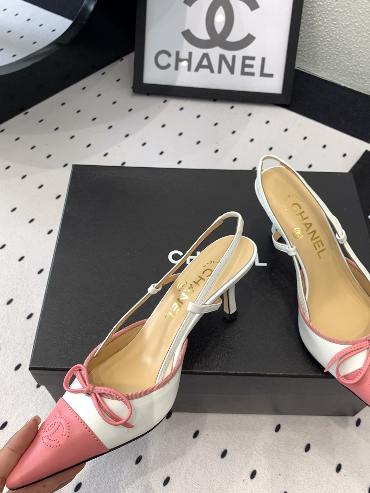 [Pre-order] รองเท้า Chanel Pink Leather Bow CC Cap Toe Pointed Pumps Sling back Heel เกรดที่ดีที่สุด
