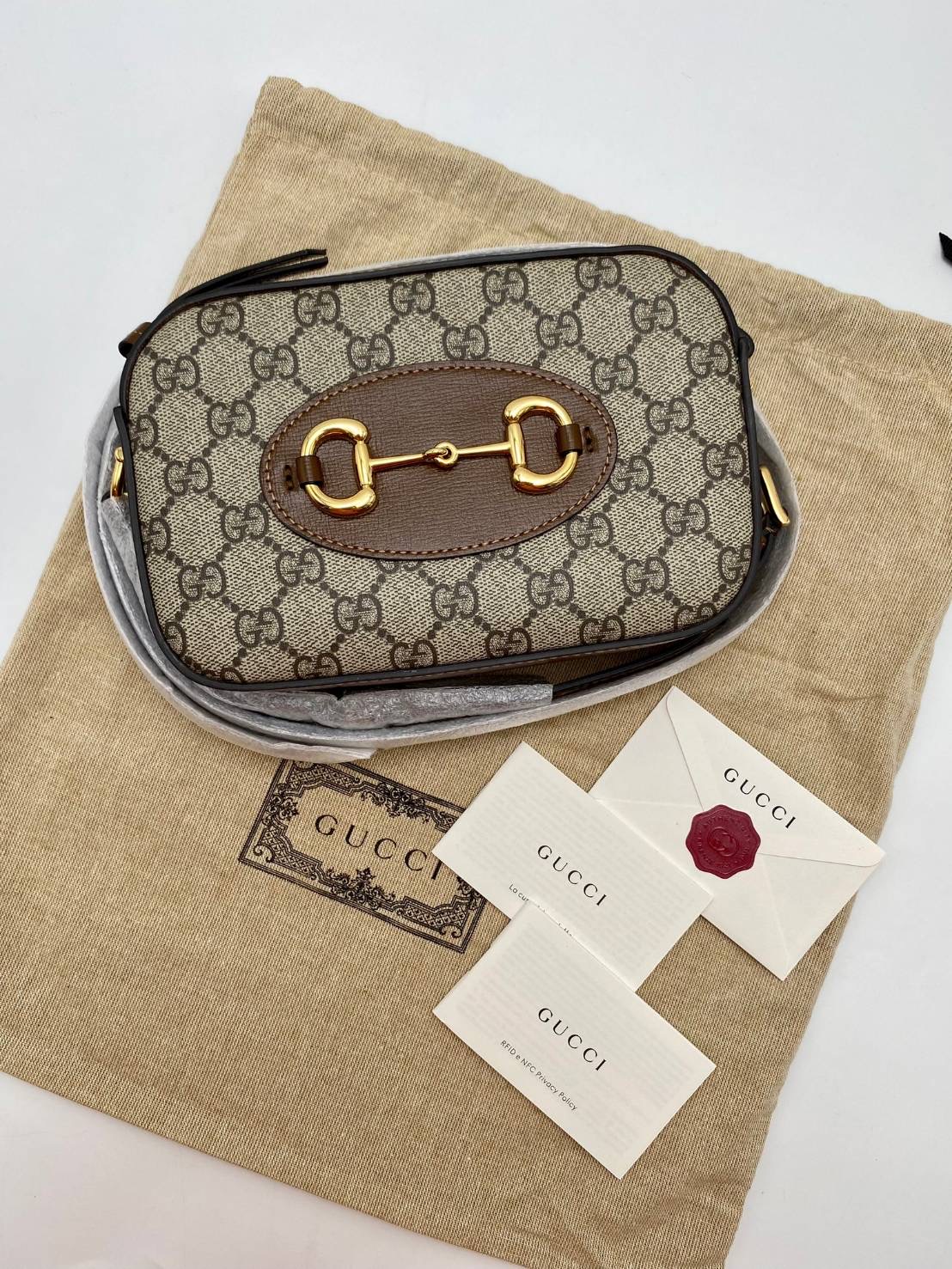 New Gucci horsebit camera bag ขนาด : 19x12x6 cm อุปกรณ์ : ถุงผ้า การ์ด