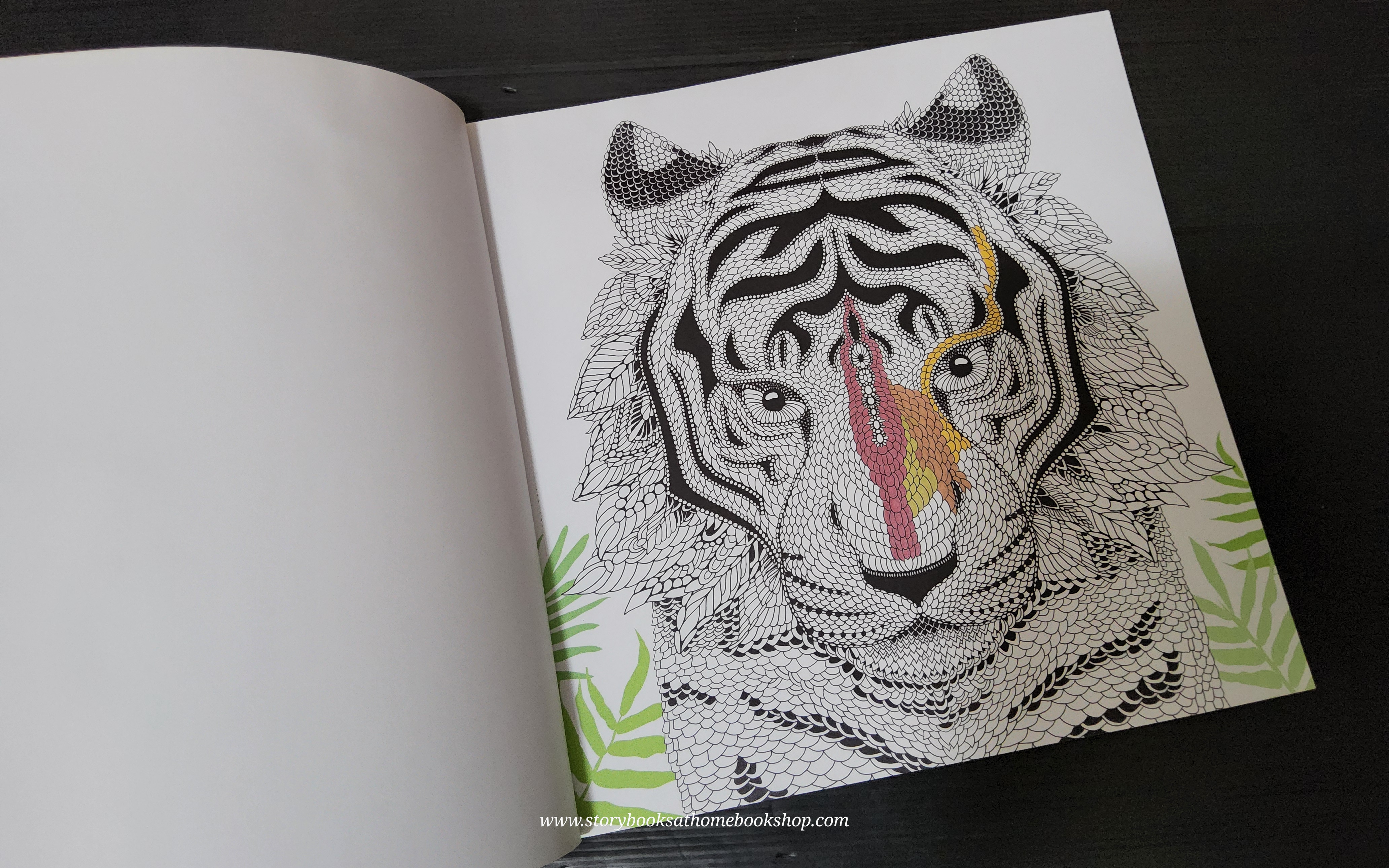 ACTIVITY BOOK** ð
ð
THE MENAGESIE ANIMAL PORTRAITS TO COLOUR