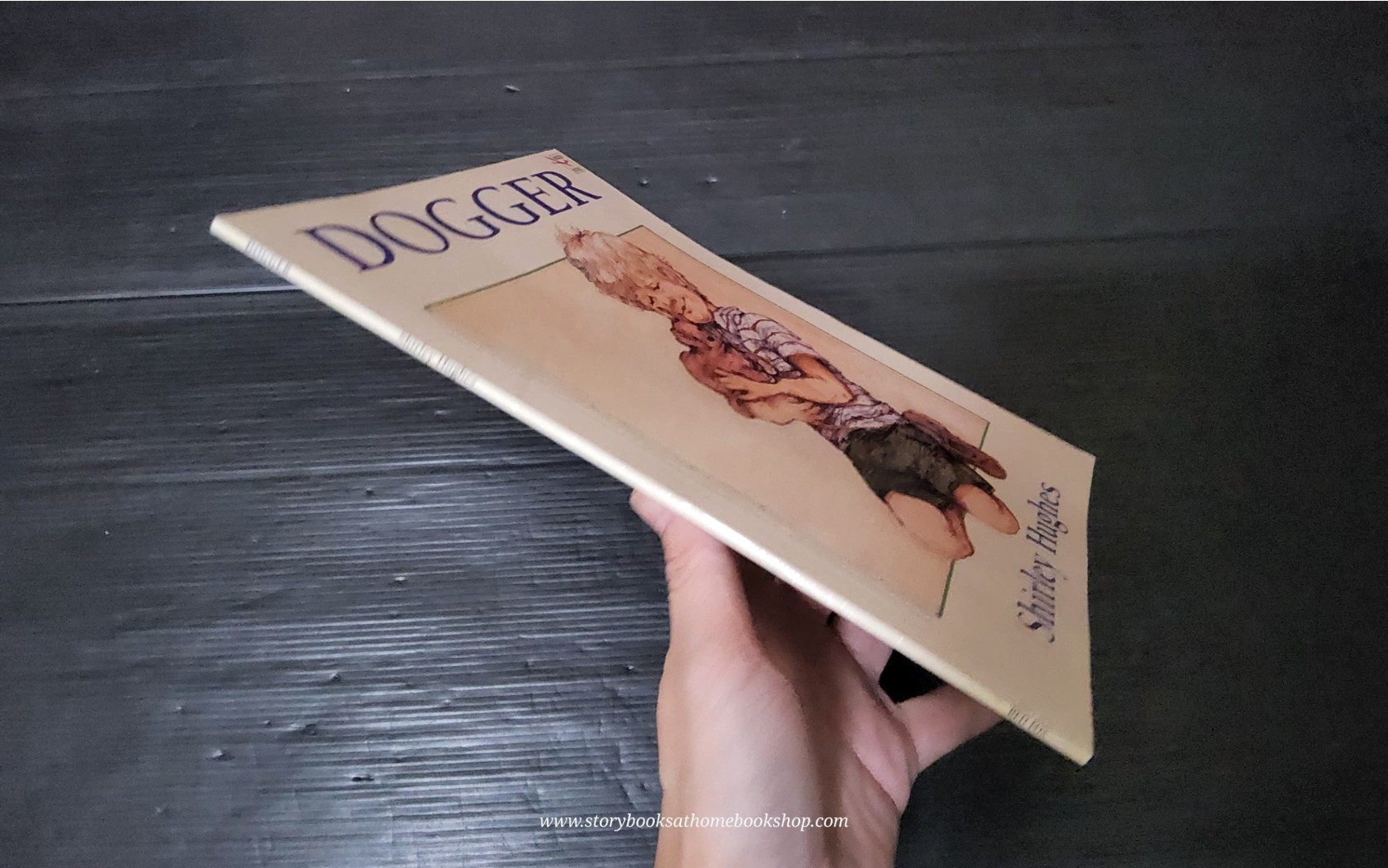 หนังสือนิทานปกอ่อน ** 🍅🍓DOGGER BY SHIRLEY HUGHES