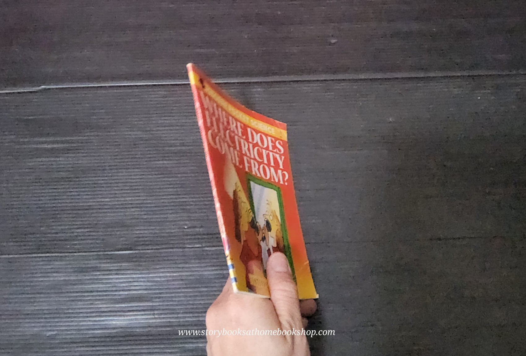 KNOWLEDGE BOOK** ♥️♥️USBORNE POCKET SCIENCE WHERE DOES ELECTRICITY COME FROM?