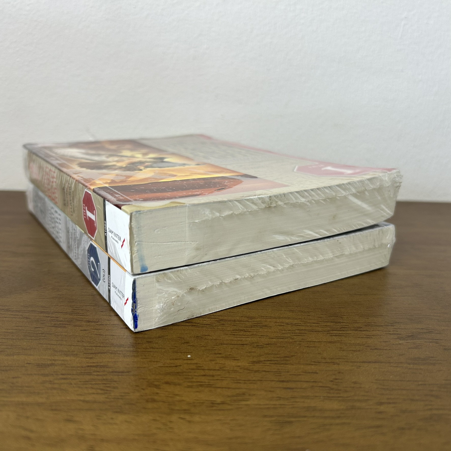 เหยี่ยวนรกทะเลทราย เล่ม 1-2 จบ ครบชุด ... โก้วเล้ง น.นพรัตน์ (มือหนึ่งขีดสัน) นิยาย แปลจีน สยามอินเตอร์ กำลังภายใน