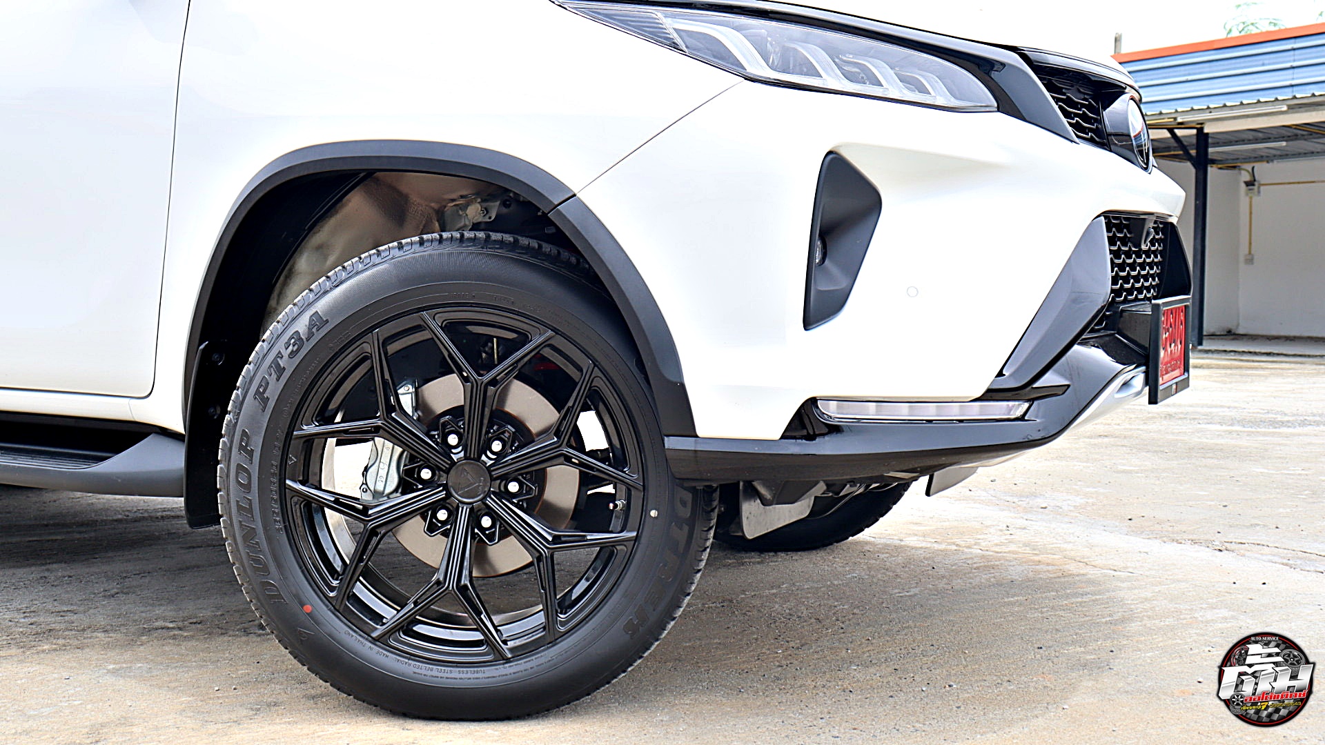 TOYOTA FORTUNER LEGENDER ป้ายแดง เปลี่ยนล้อแม็กซ์ VAGE VF X01 SUV ขอบ20นิ้ว