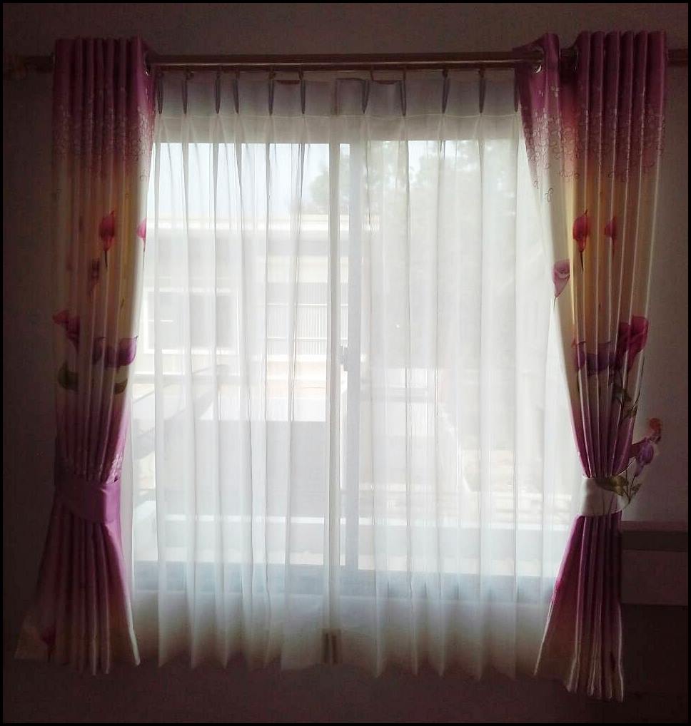 ผ้าม่านตาไก่ ผ้าม่านพับ โทนสีชมพุเข้ม ลายดอกไม้