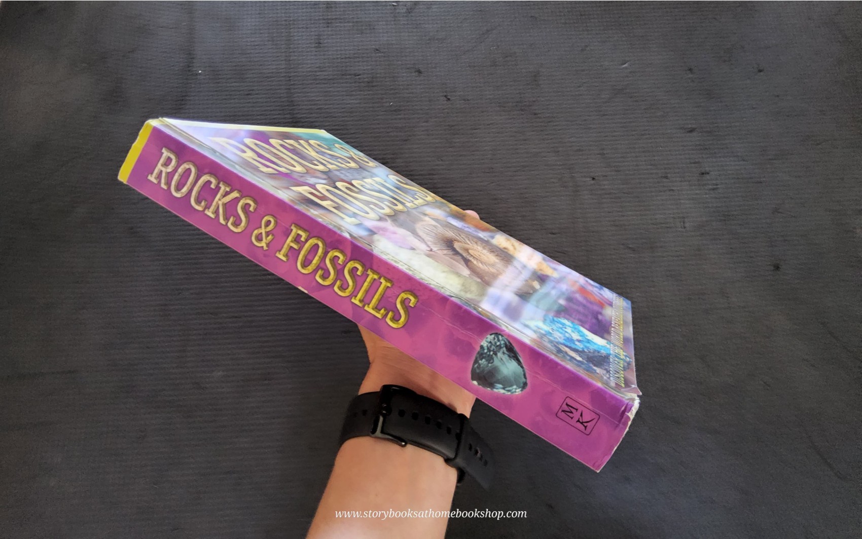 KNOWLEDGE BOOK** ♥️ROCK&FOSSILS DISCOVER THE WORLD BENEATH YOUR FEET